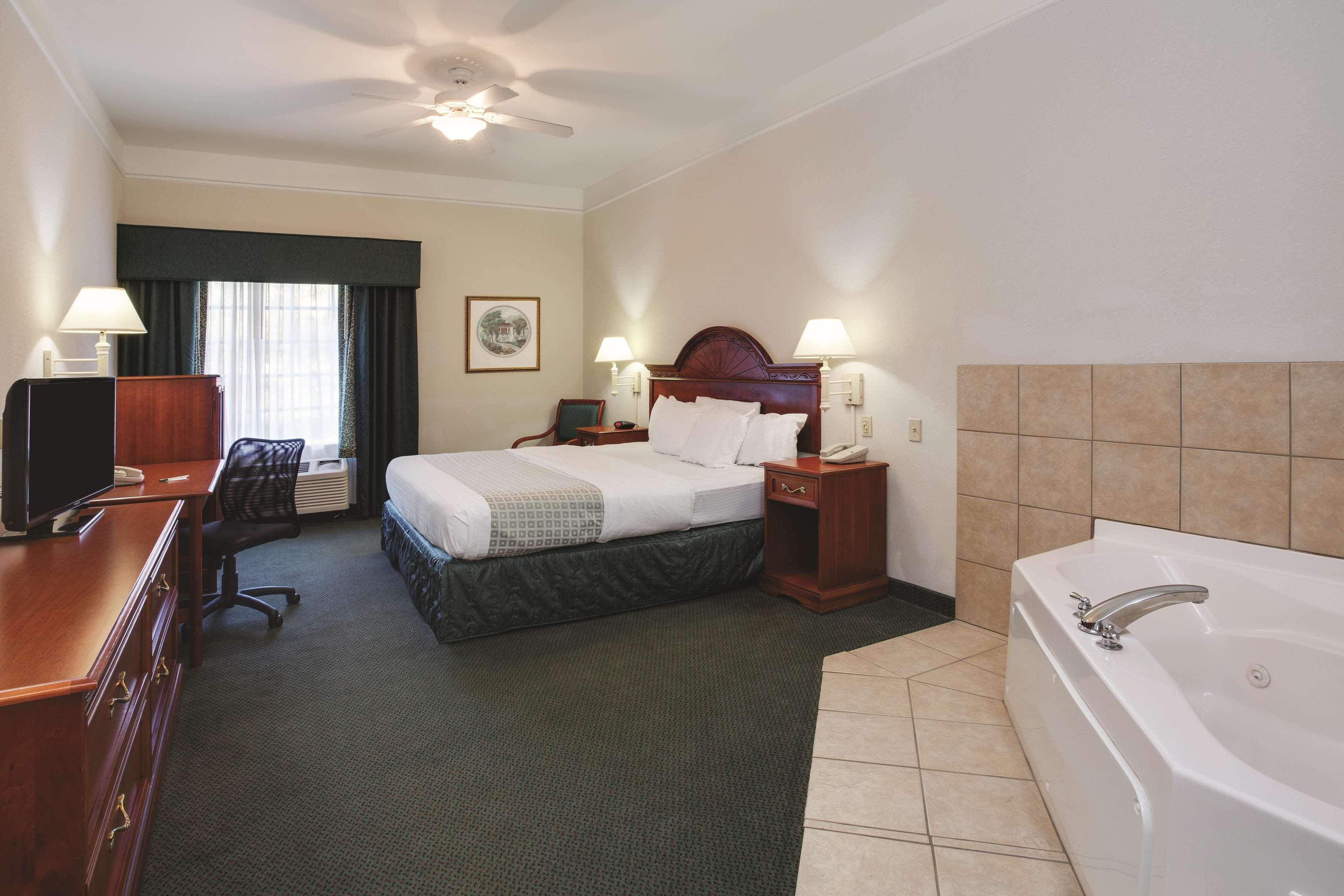 La Quinta Inn And Suites Fort Myers I-75 Exterior foto